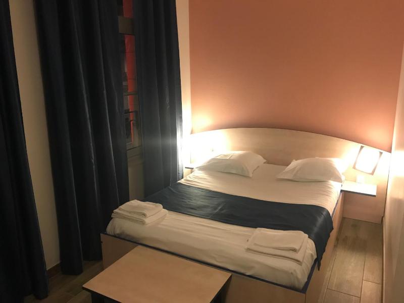 Classic Double Room image 1