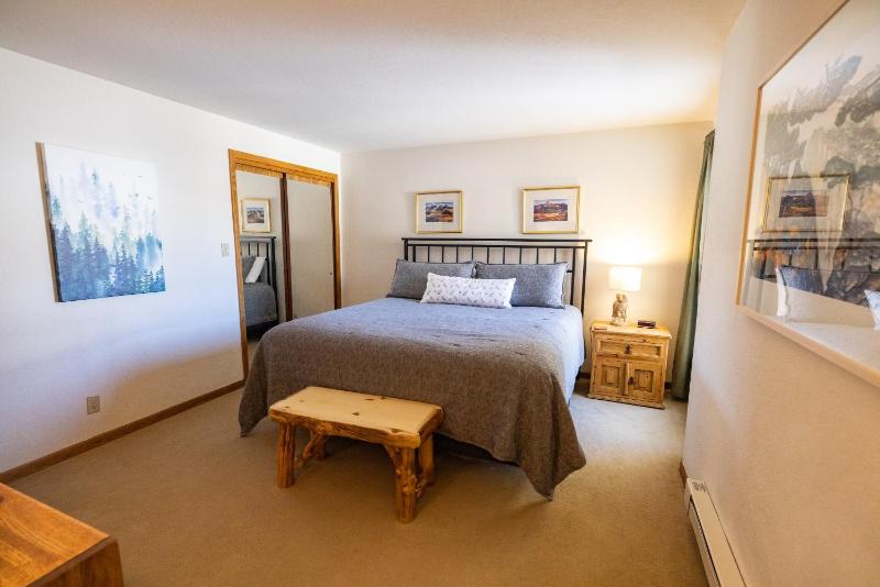 Three-Bedroom Apartment image 3