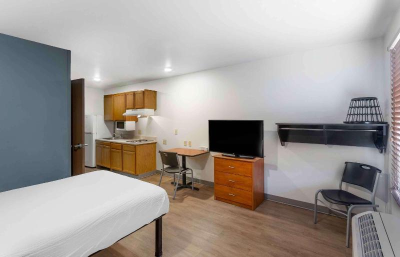 Standard Double Room - Non-Smoking image 4
