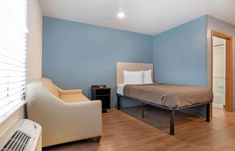 Standard Double Room - Non-Smoking image 3