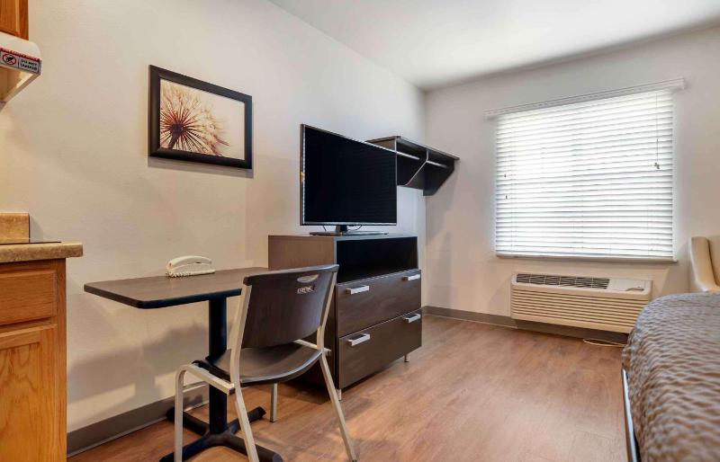 Standard Double Room - Non-Smoking image 4