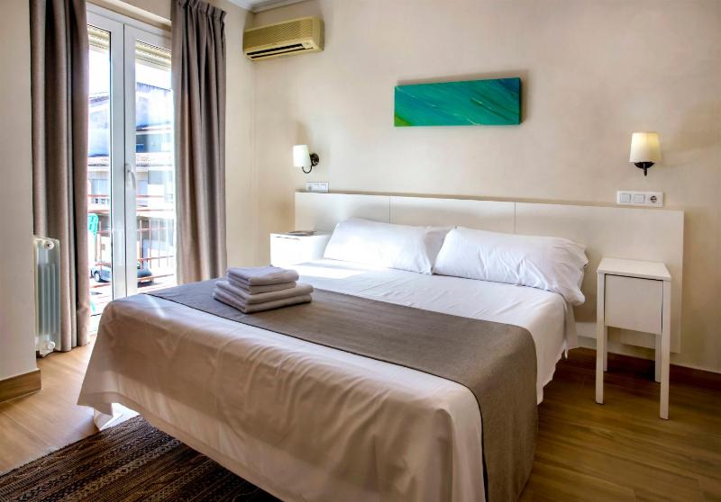 Superior King or Twin Room image 2