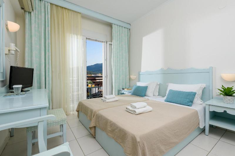 Double or Twin Room with City View image 2
