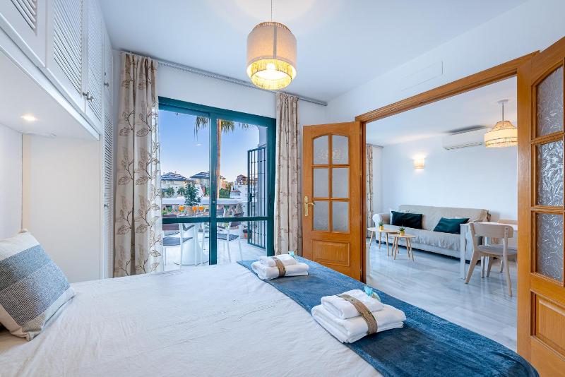 797 HOLIDAY RENTALS - Apartamento en Pueblo del Parque - image 14