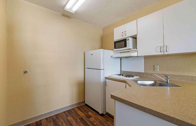 Extended Stay America Suites - Fort Lauderdale - Cypress Creek - Andrews Ave. - image 7