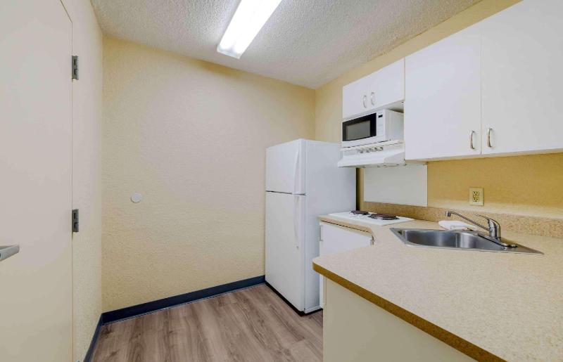 Extended Stay America Suites - Fort Lauderdale - Cypress Creek - Andrews Ave. - image 37