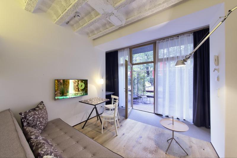 Garden Apartment image 4