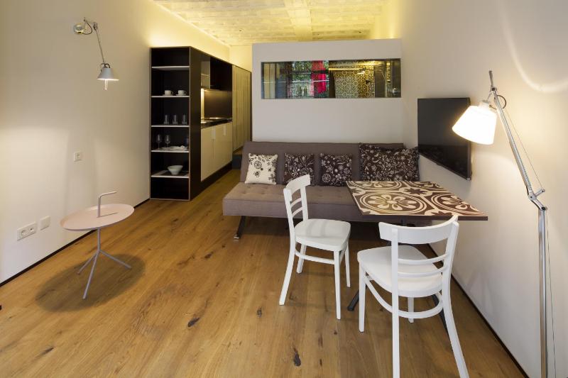 Garden Apartment image 3
