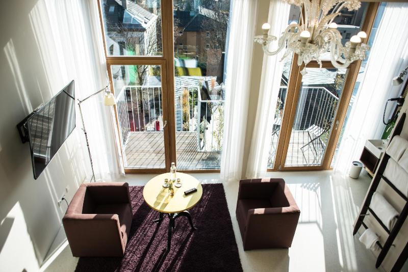 Junior Suite with Balcony image 2