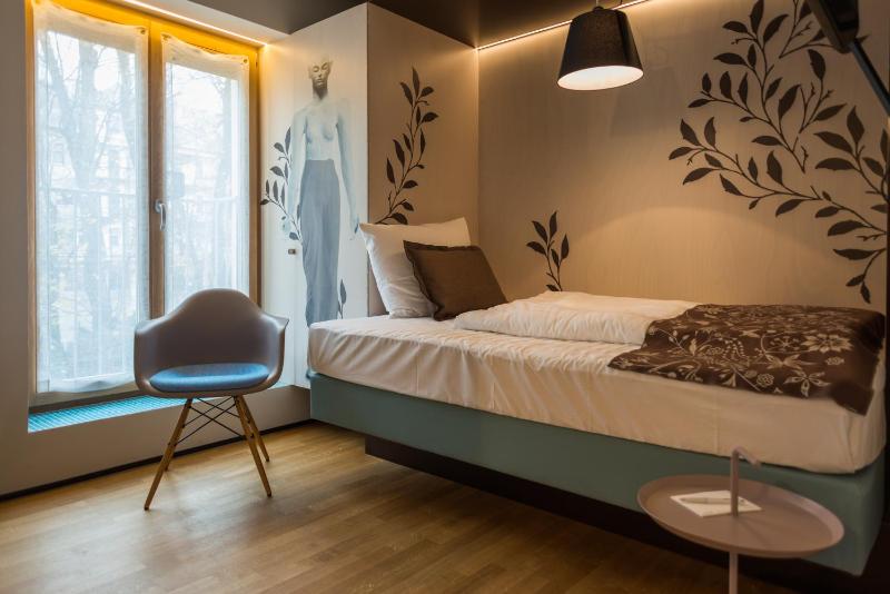 Single Mini Suite image 1