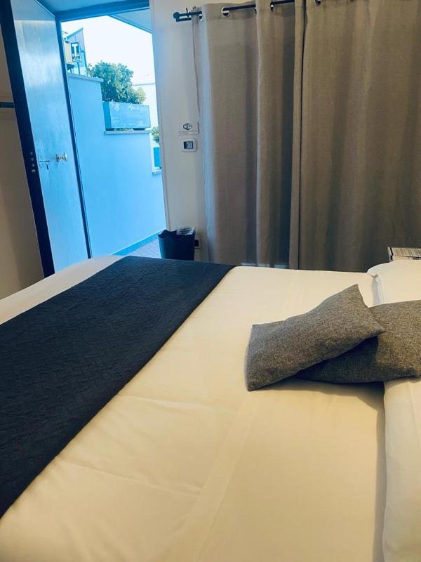 Airport Hotel - image 19