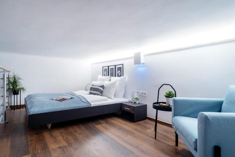 Welcoming modern apartment in the center - image 3