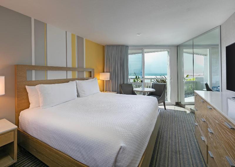 King Room Ocean Front image 1