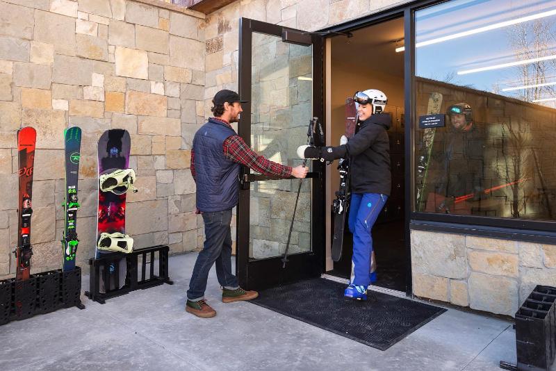 LIFT 509 | True Ski-In / Ski-Out Luxury | Steps to Sunrise Gondola - image 44