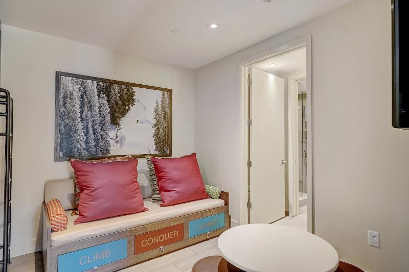 LIFT 509 | True Ski-In / Ski-Out Luxury | Steps to Sunrise Gondola - image 33