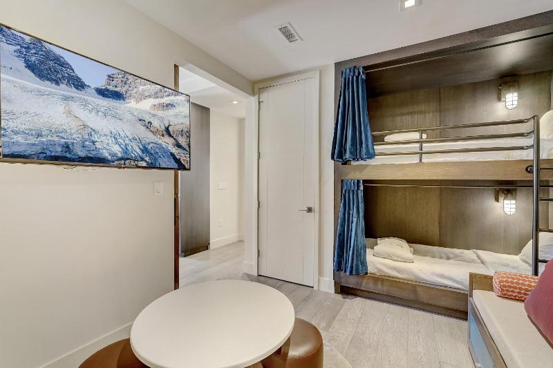 LIFT 509 | True Ski-In / Ski-Out Luxury | Steps to Sunrise Gondola - image 34