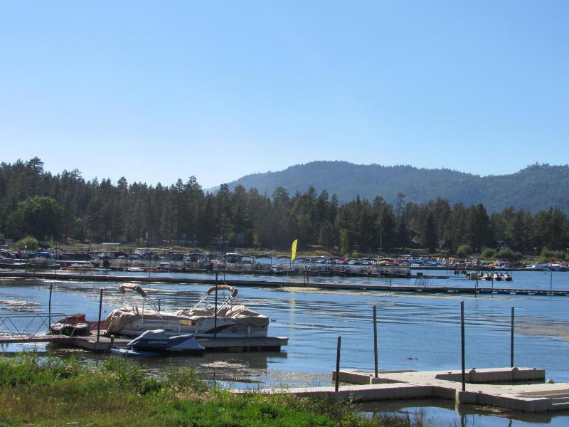 Smith Lakefront Hideaway - image 1