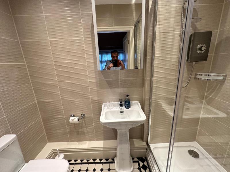 Single Room image 1