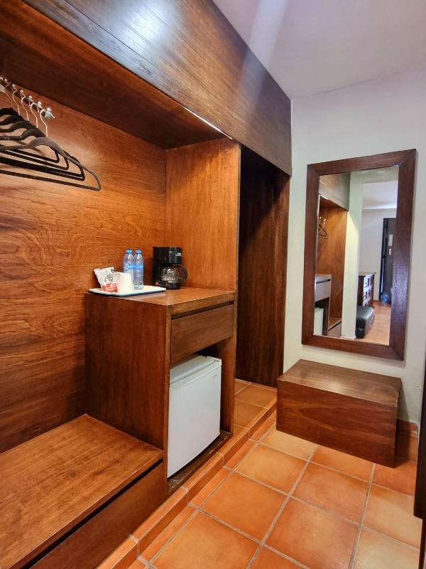 Hotel Holly - image 11