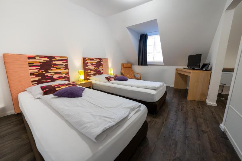 Large Double Room image 2