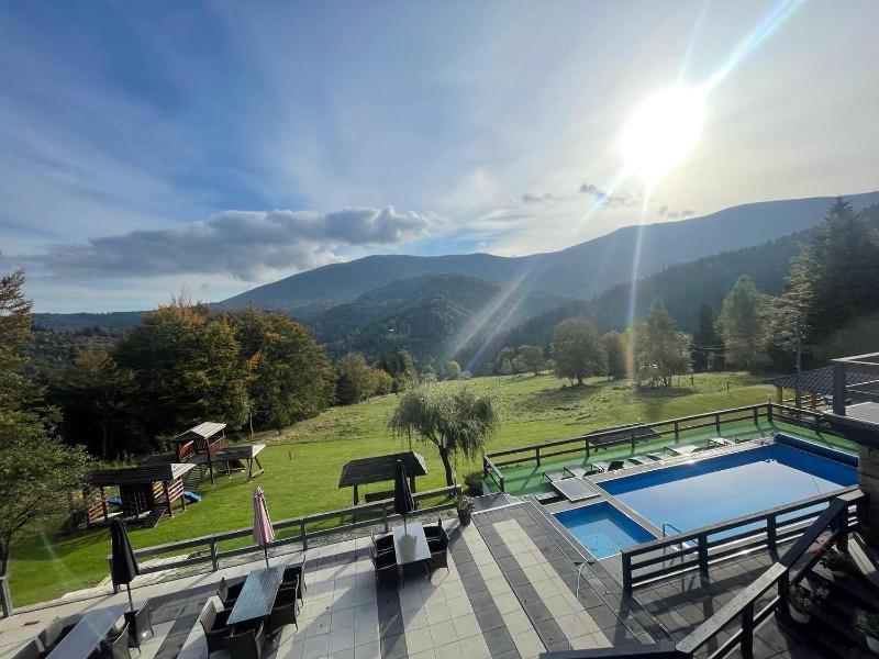 Double Room with Balcony and Mountain View image 1