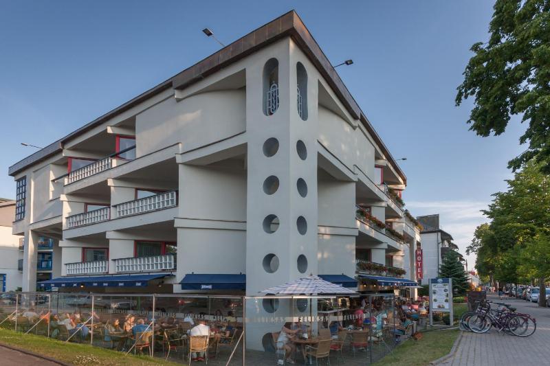 Tauras Center Hotel - image 13
