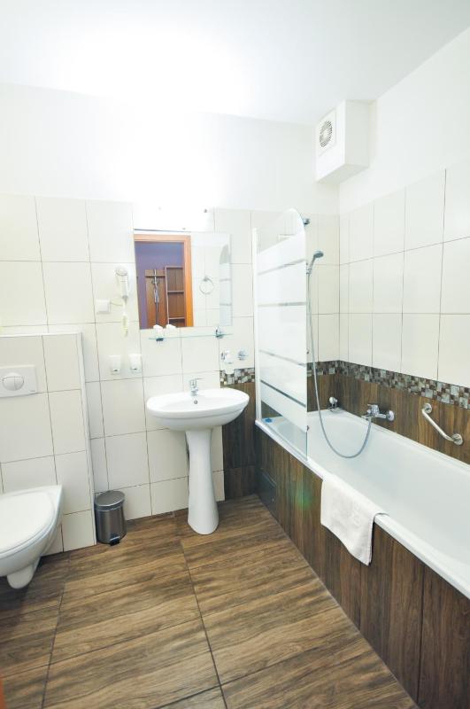 Deluxe Double Room with Balcony image 2