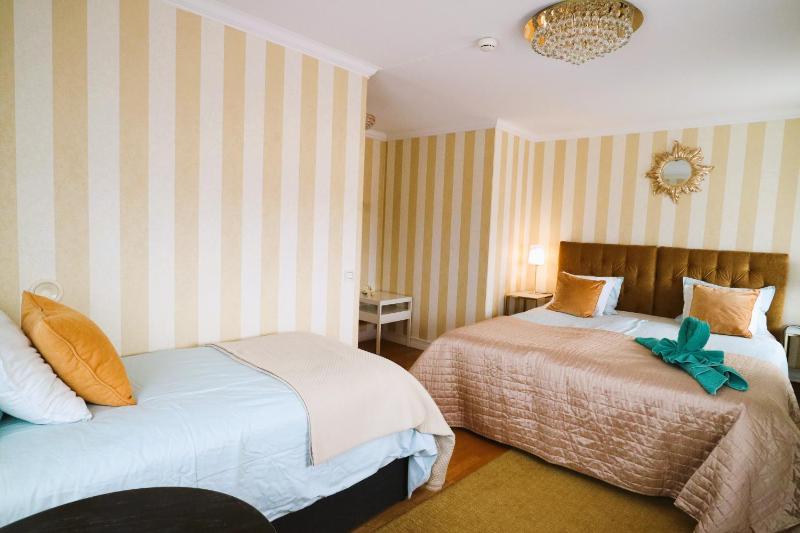Triple Room image 2
