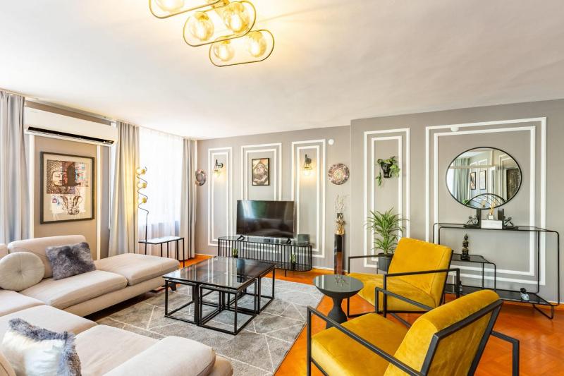 Flat with Excellent Location in Nisantasi Images