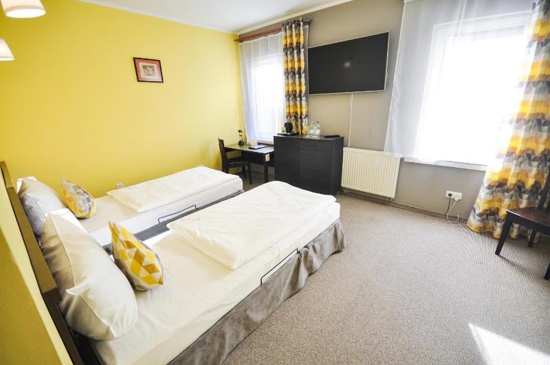 Deluxe Double Room image 3
