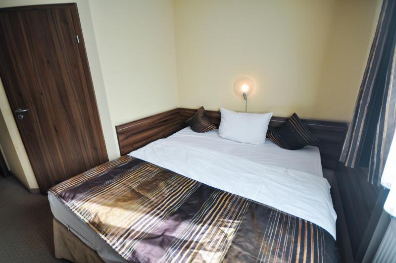 Standard Double Room image 4