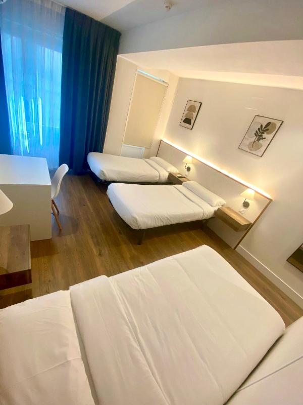 Single Bed in 3-Bed Female Dormitory Room image 1