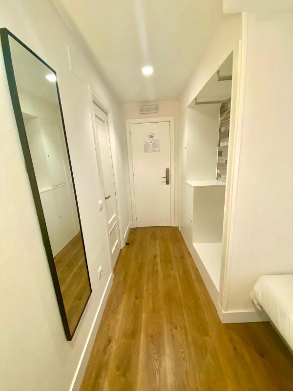 Single Bed in 3-Bed Female Dormitory Room image 4