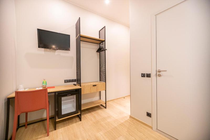 Small Double or Twin Room image 2