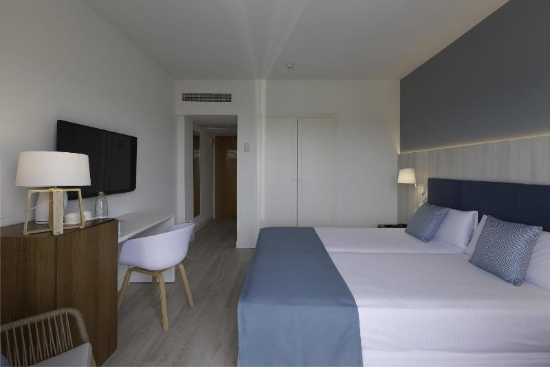 Double Sea View  image 3