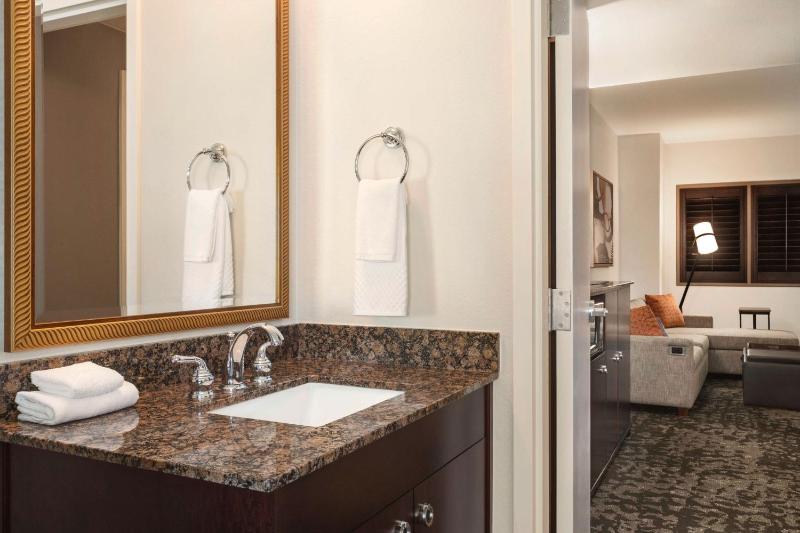 Suite with Two Queen Beds - Non-Smoking image 2