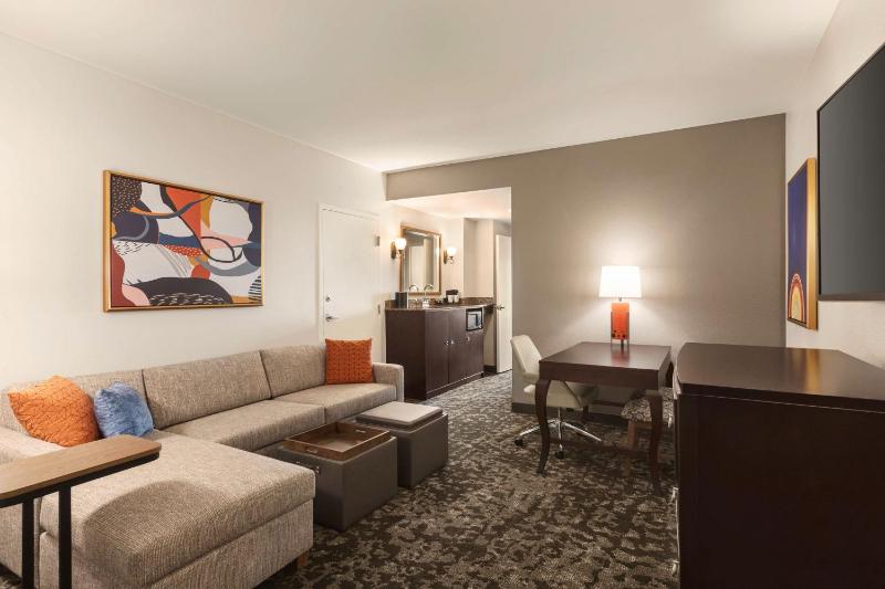 Two-Room King Suite - Non-Smoking image 3