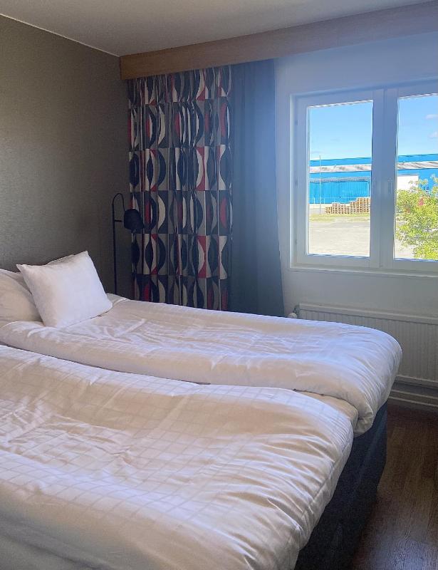 Standard Double Room image 2