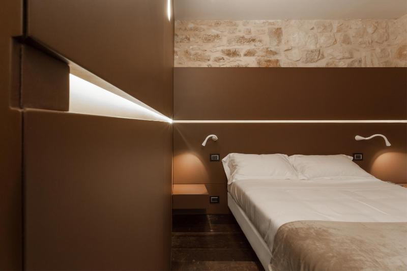 Standard Double or Twin Room with Garden View image 4