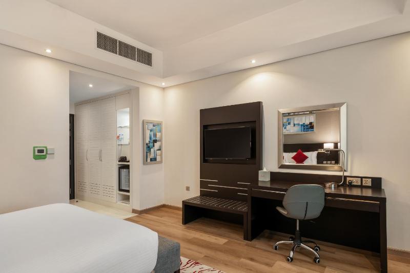 Deluxe King Room - Non-Smoking image 4