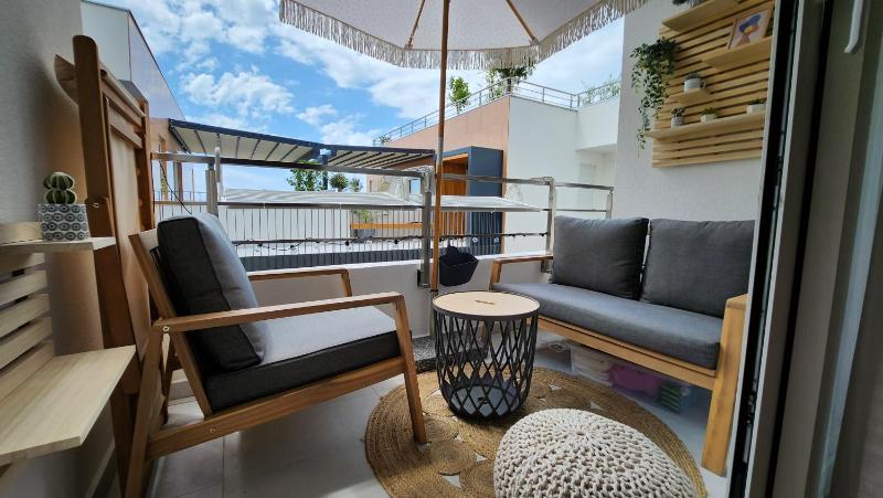 Marelis condo with sea view - image 1