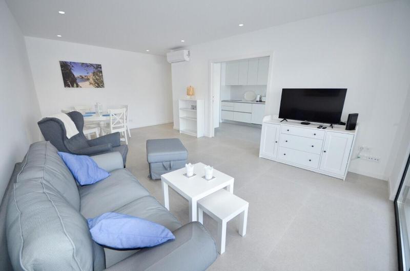Blue Horizons (AT18) 2 Bedroom Olhos de Agua - image 4