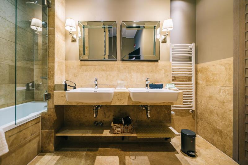 Junior Suite with Balcony image 1