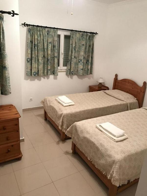4 bedroom town house Vale de Parra close to Gale AT22 - image 6