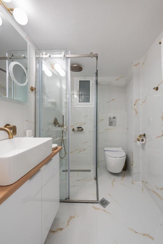 Acropolis Divine Apartments - image 3