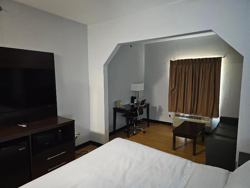 One Room Suite with Sofa bed - Non Smoking image 3