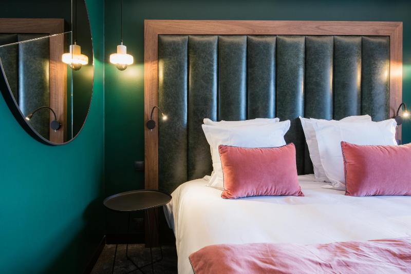 Double Room with Shower and Village View image 2