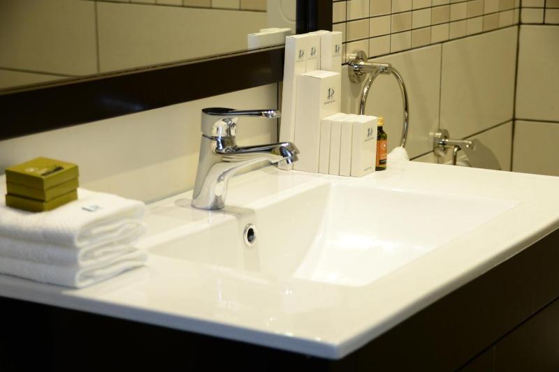 Comfort Triple Room image 2