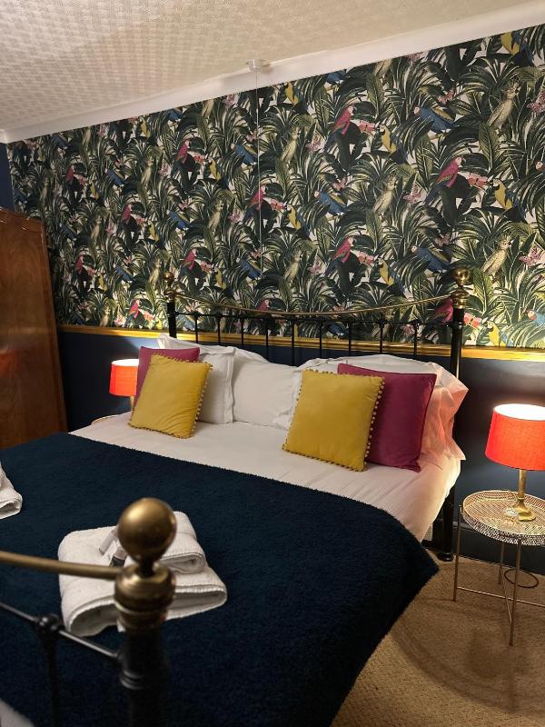 Executive Deluxe Double Room image 4