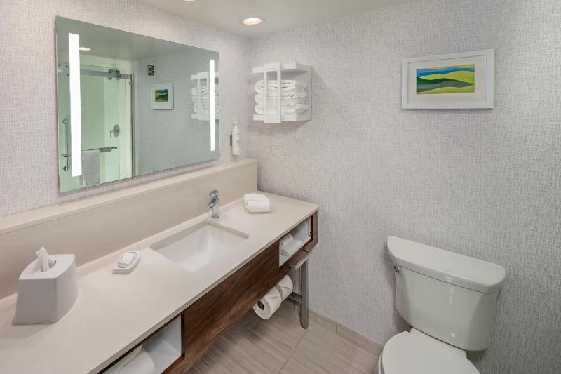 King Room - Hearing Access/Non-Smoking image 2